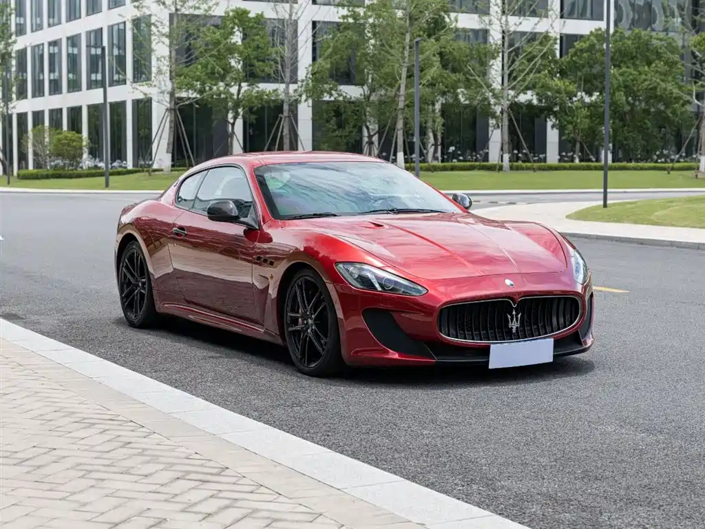 Maserati GranTurismo 2012 4.7L MC Stradale
