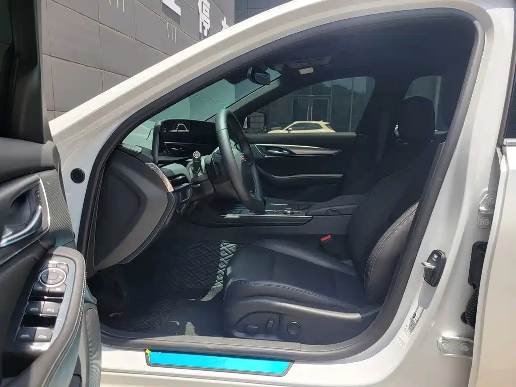 Cadillac CT5 2025 28T Sport