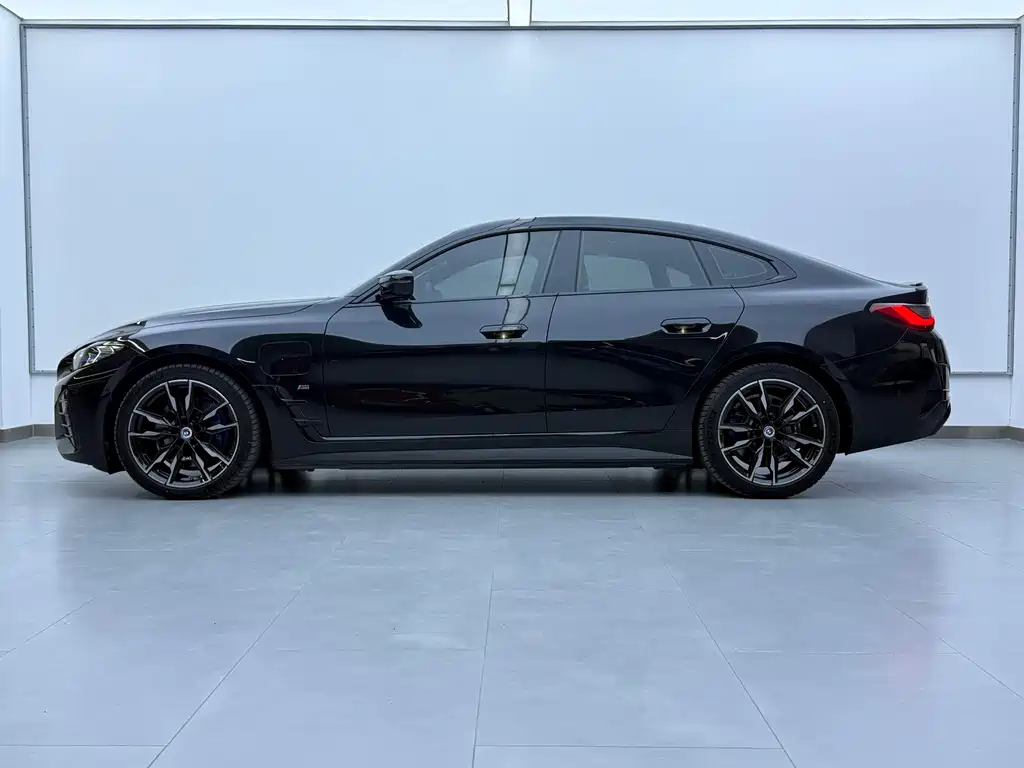 BMW i4 — миниатюра 2