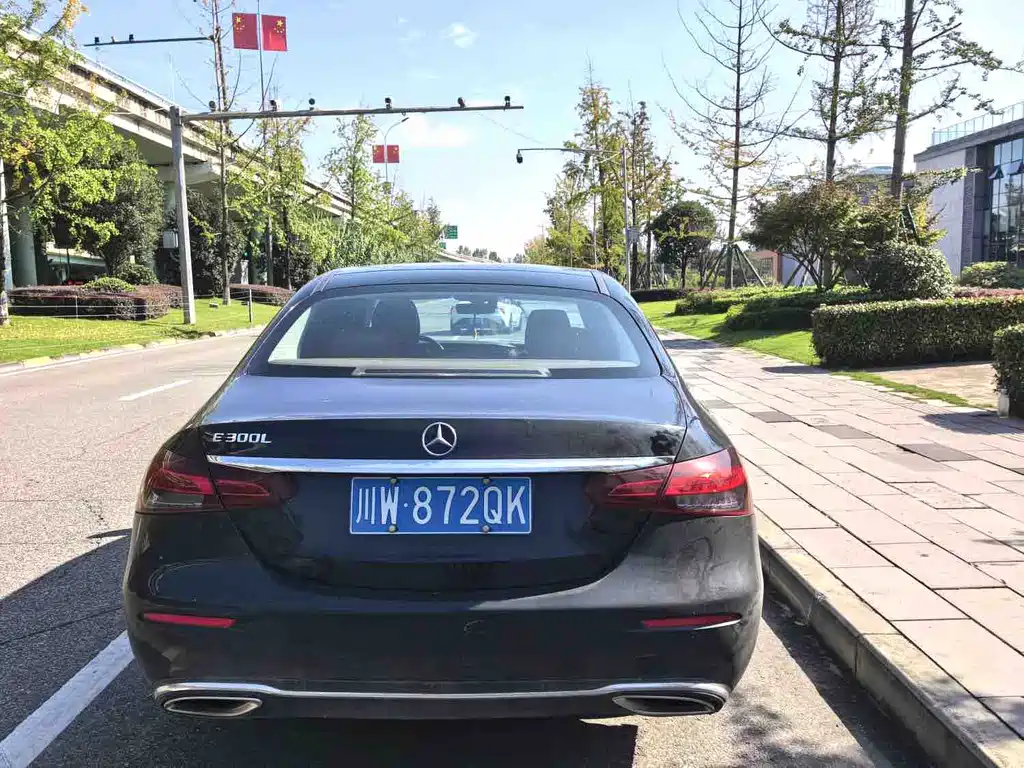 Mercedes-Benz E-Class — миниатюра 4