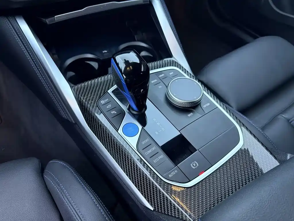 BMW i4 — миниатюра 13