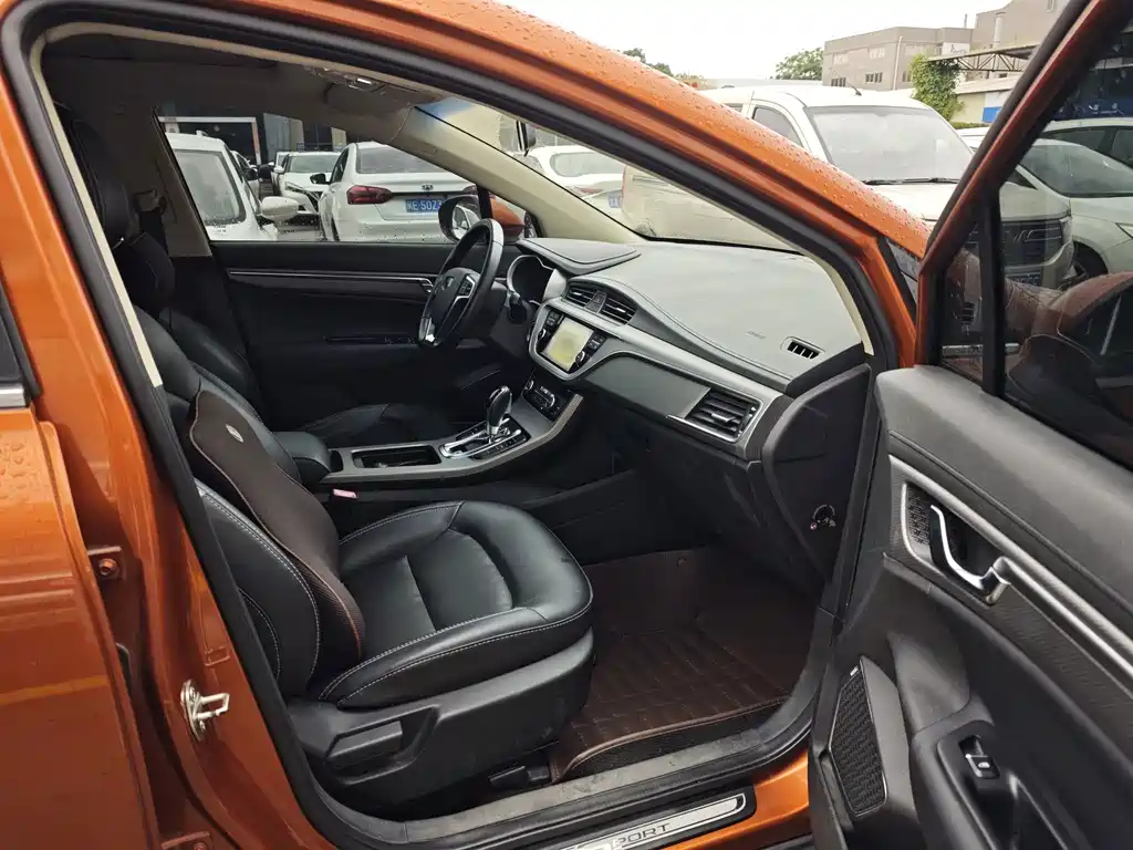 Geely Emgrand GS — миниатюра 9