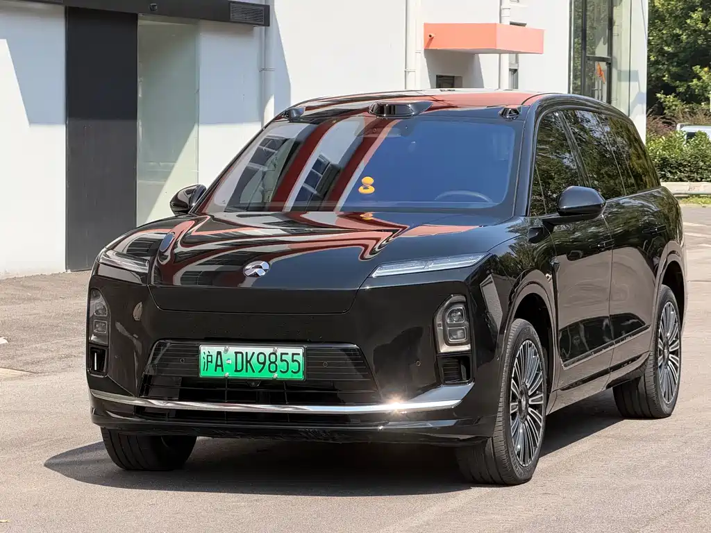 NIO ES8