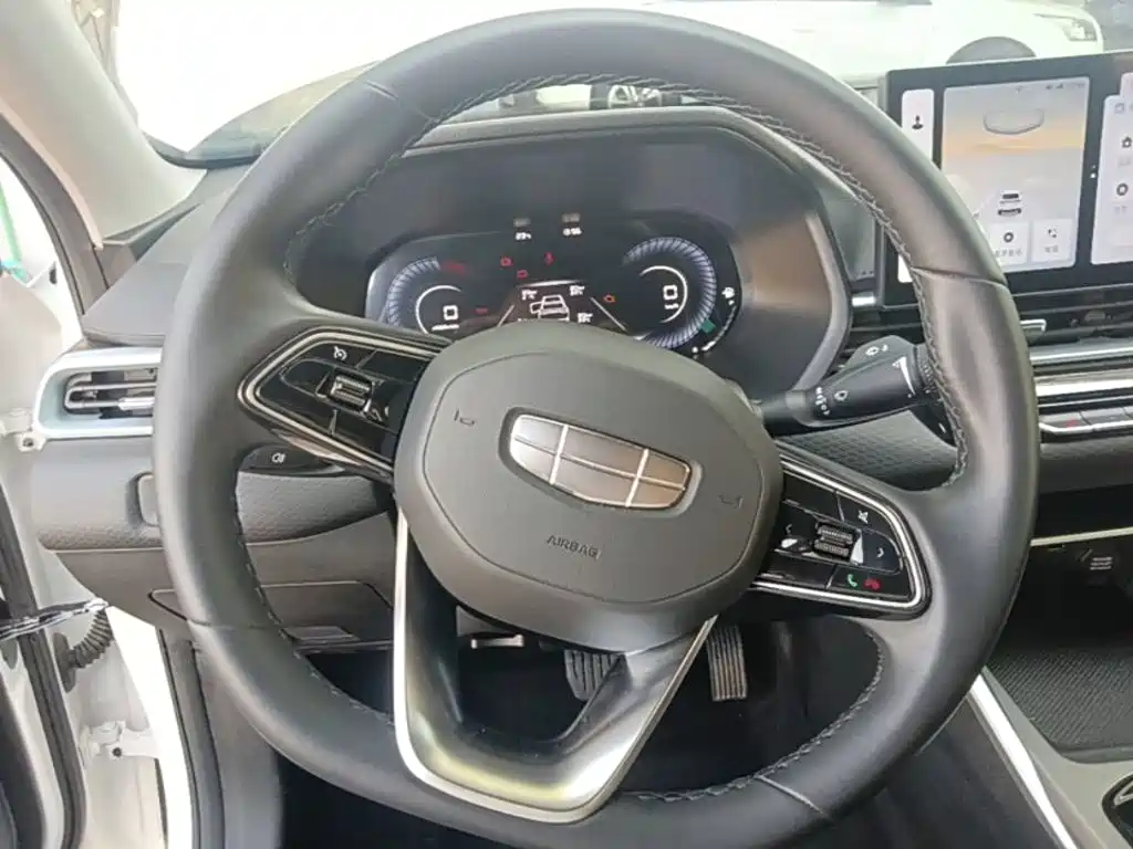 Geely Emgrand — миниатюра 11
