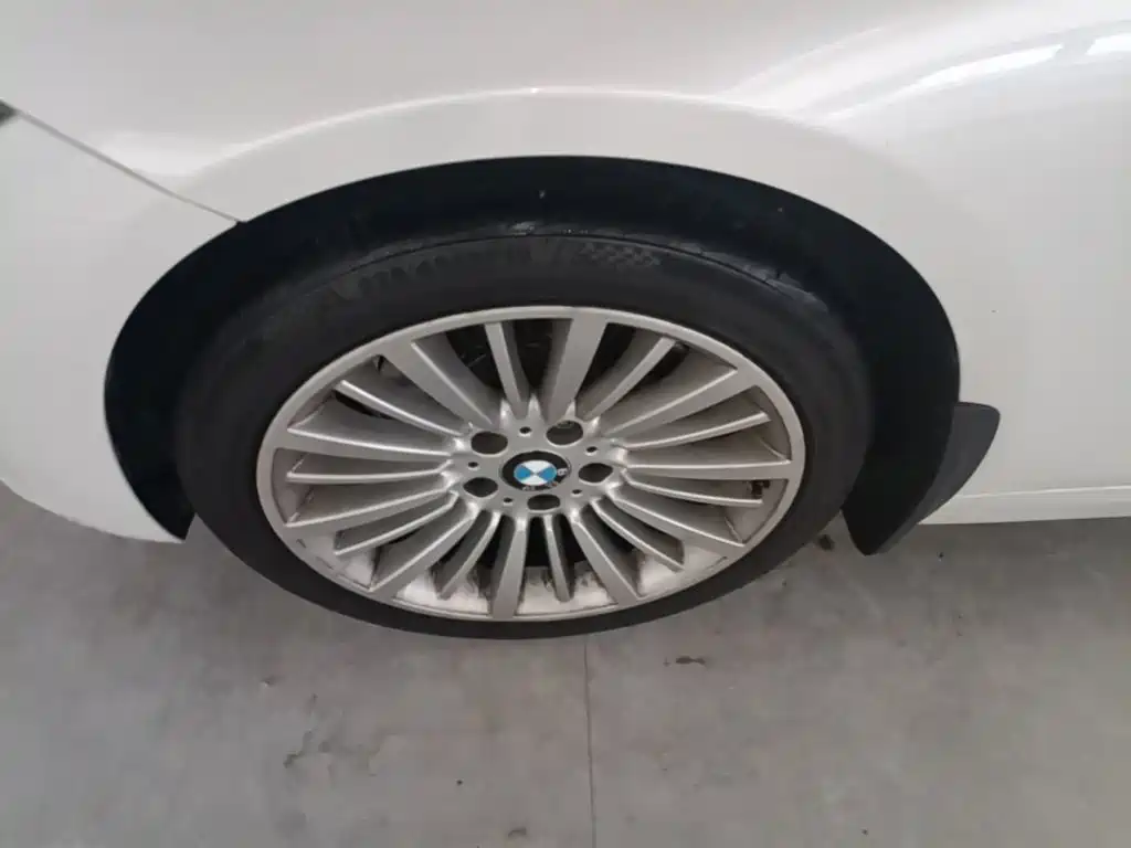 BMW 3 Series — миниатюра 23