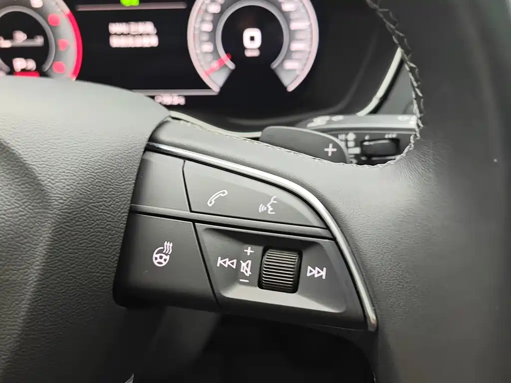 Audi Q5L — миниатюра 15