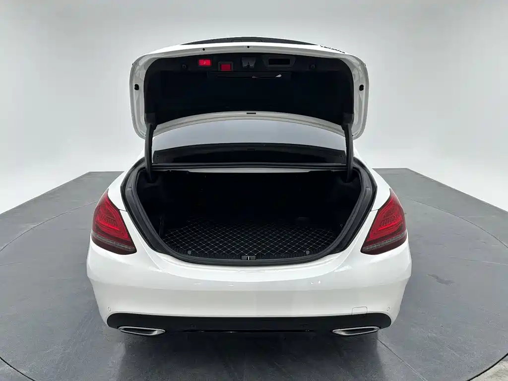 Mercedes-Benz C-Class — миниатюра 9