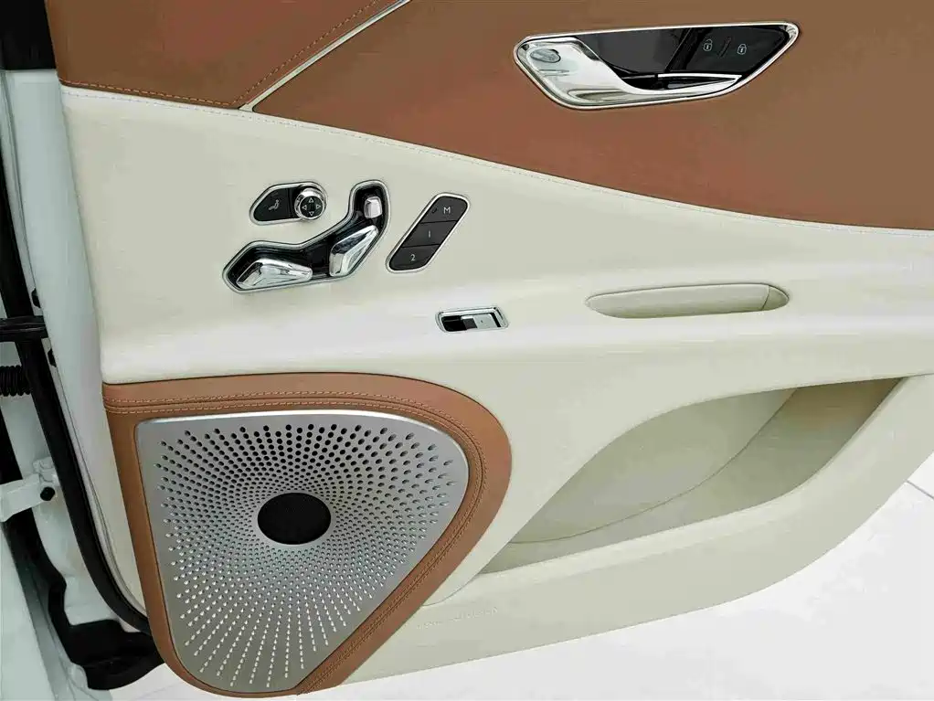 Bentley Flying Spur PHEV 2.9T V6 Hybrid, фото 17