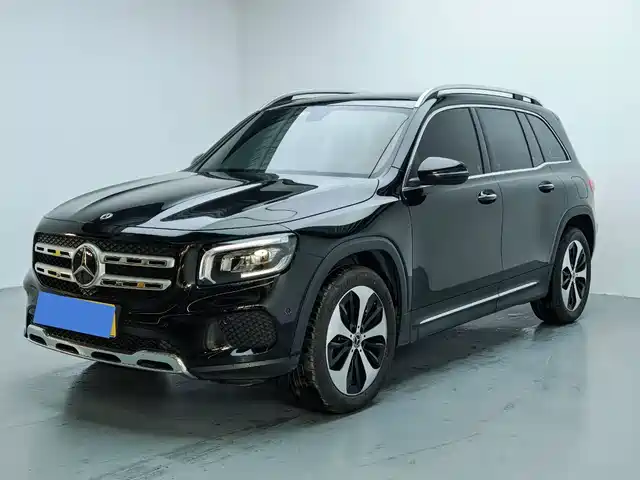 MERCEDES BENZ GLB