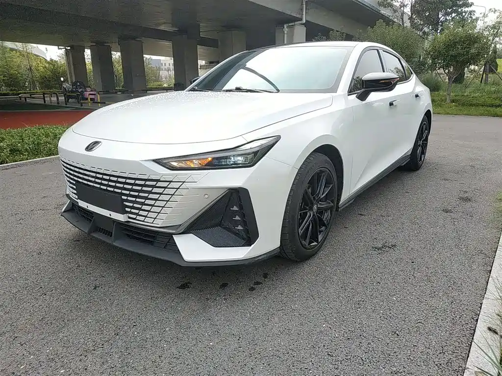 CHANGAN  UNI V