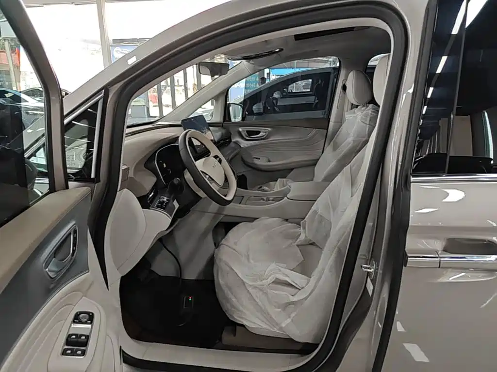 Roewe iMAX8 New Energy — миниатюра 15