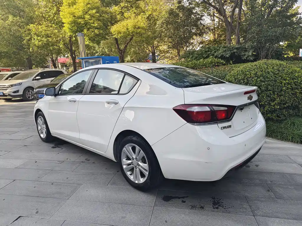 Chevrolet Cruze — миниатюра 8