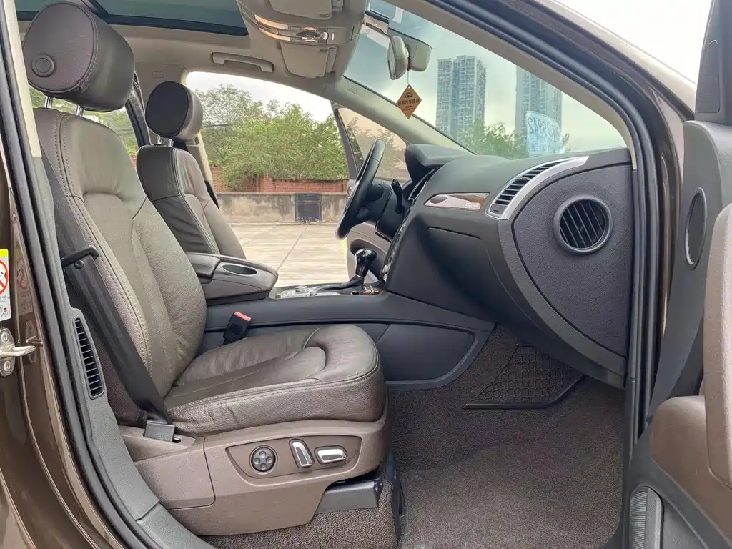 Audi Q7 — миниатюра 9