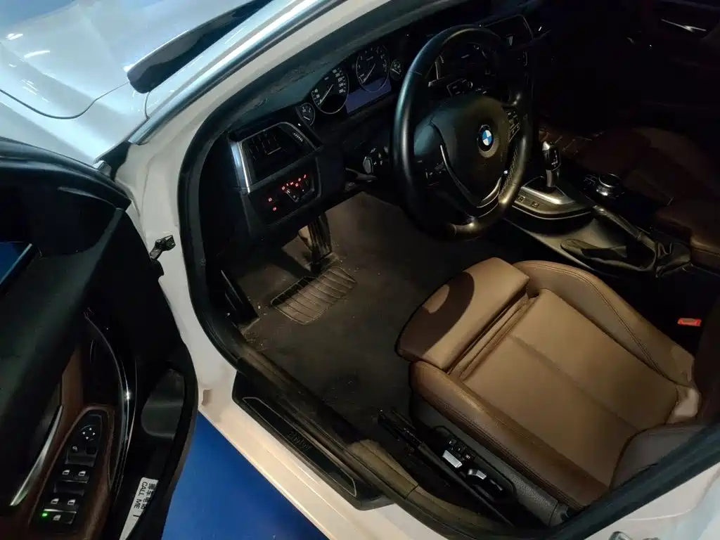 BMW 3 Series — миниатюра 14