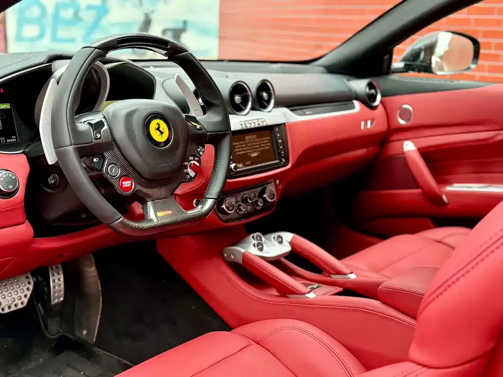 Ferrari FF — миниатюра 8