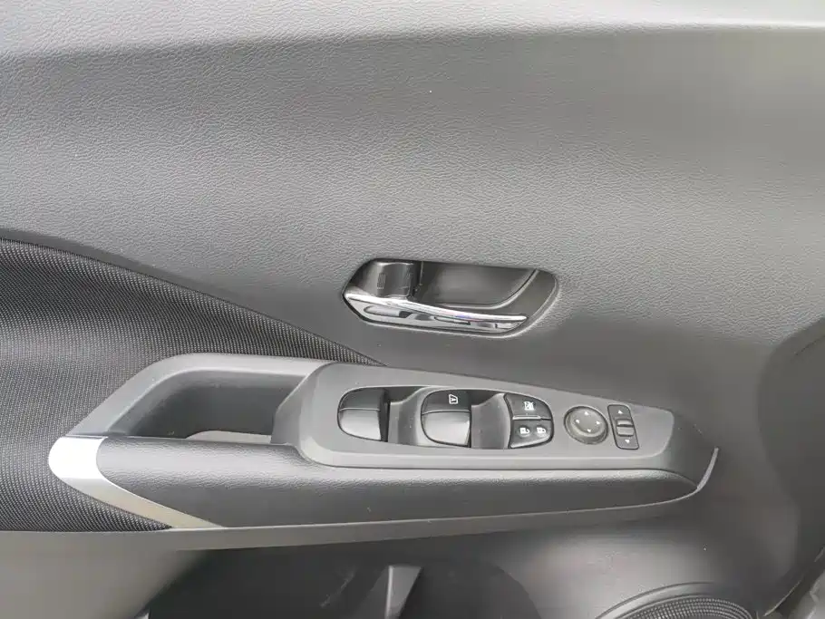 Nissan Kicks — миниатюра 7
