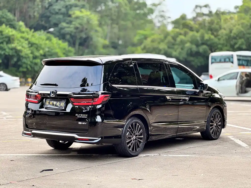 Honda Elysion — миниатюра 7