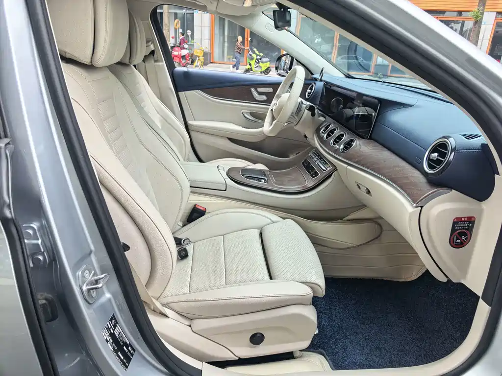 Mercedes-Benz E-Class — миниатюра 10