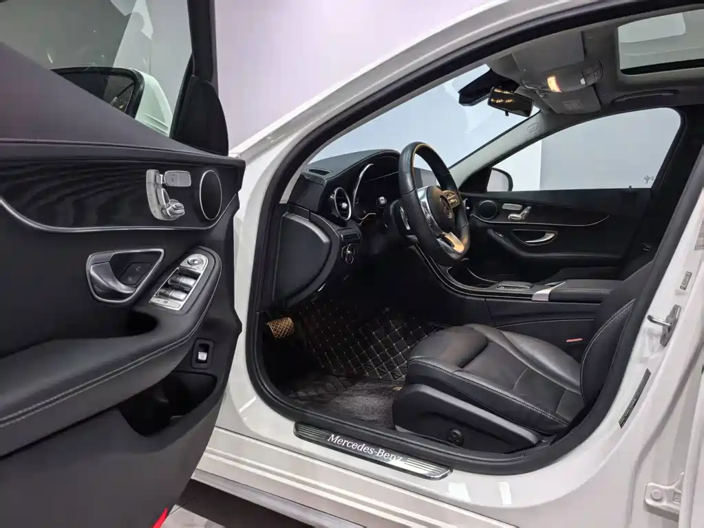 Mercedes-Benz C-Class — миниатюра 7