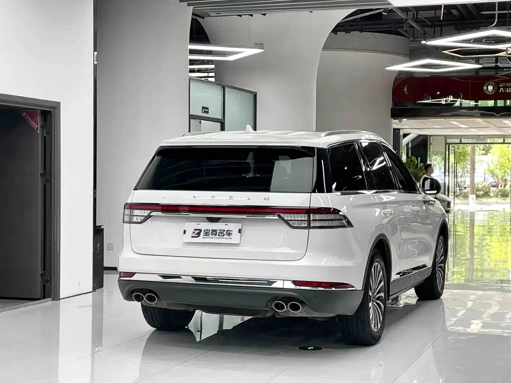 Lincoln Aviator (Import) — миниатюра 12