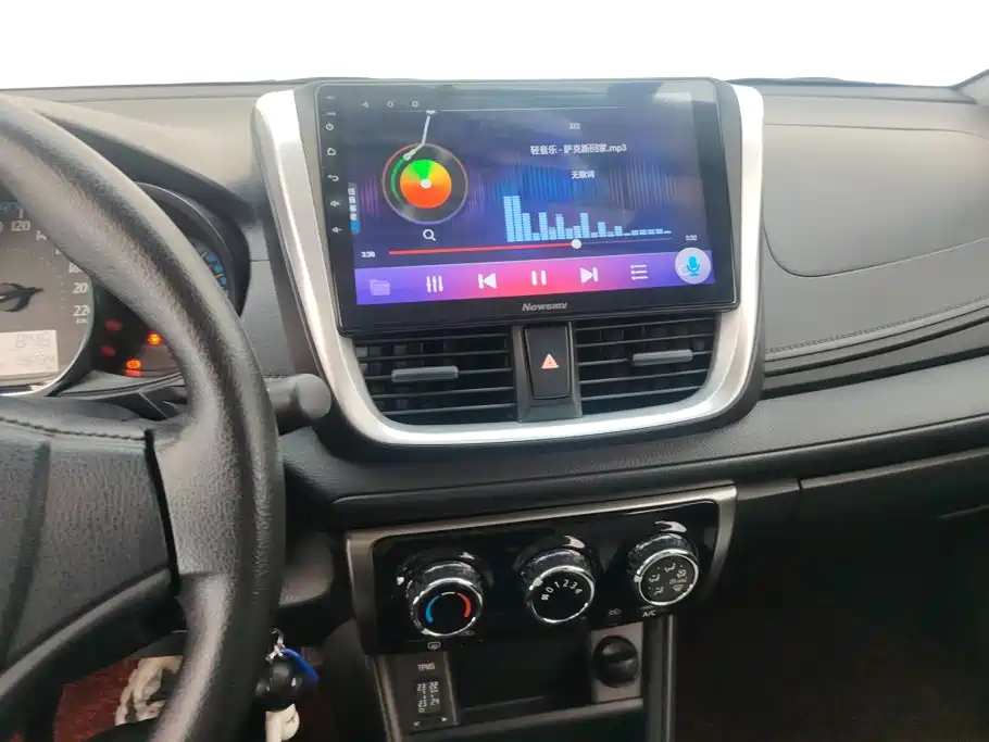 Toyota Yaris L — миниатюра 13