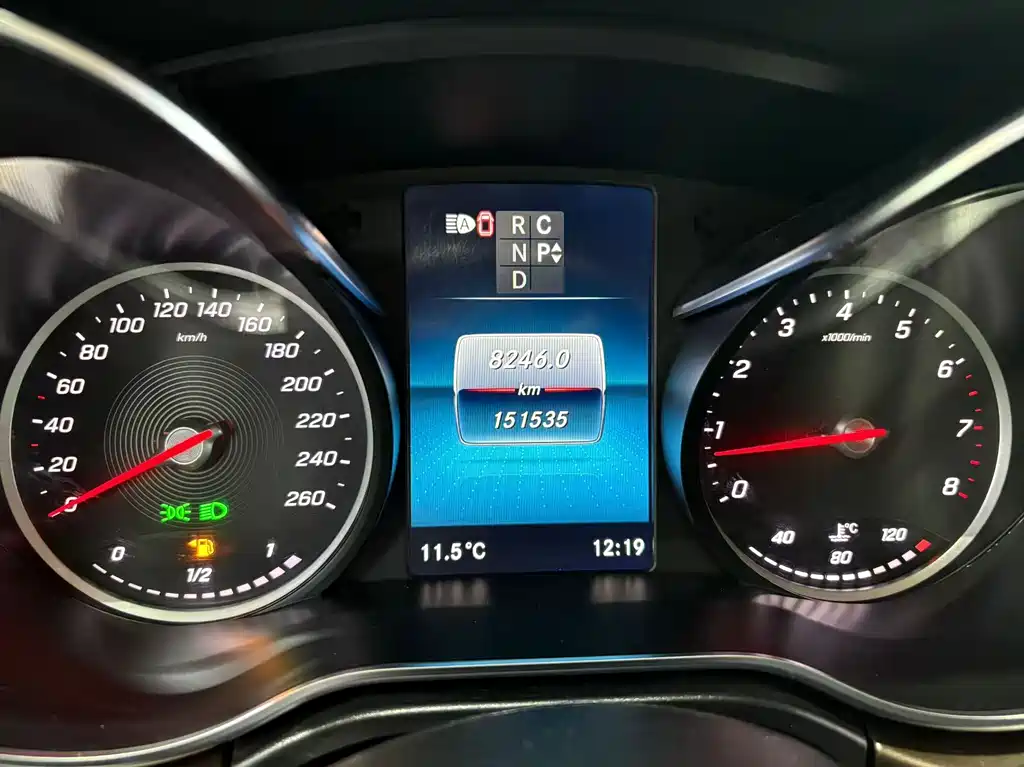 MERCEDES-BENZ V CLASS