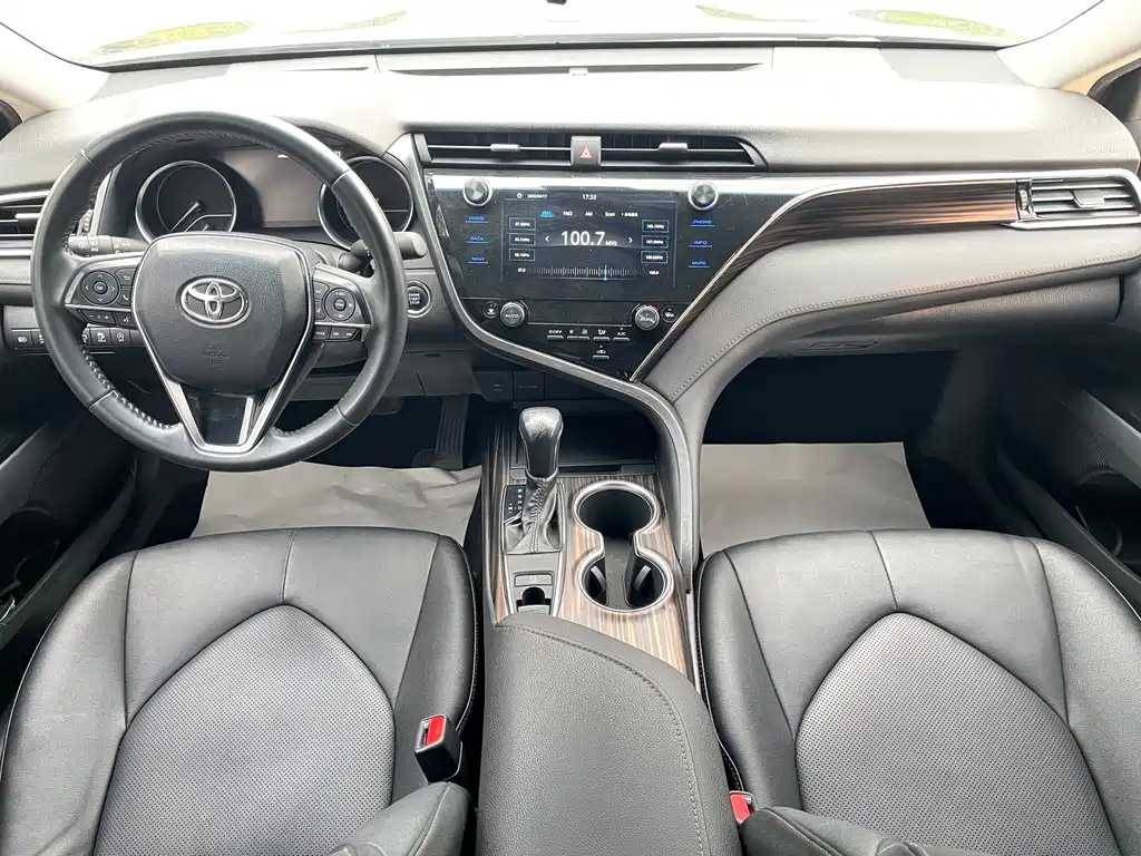 Toyota Camry — миниатюра 7