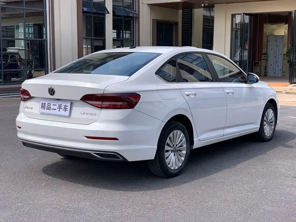 Volkswagen Lavida — миниатюра 4