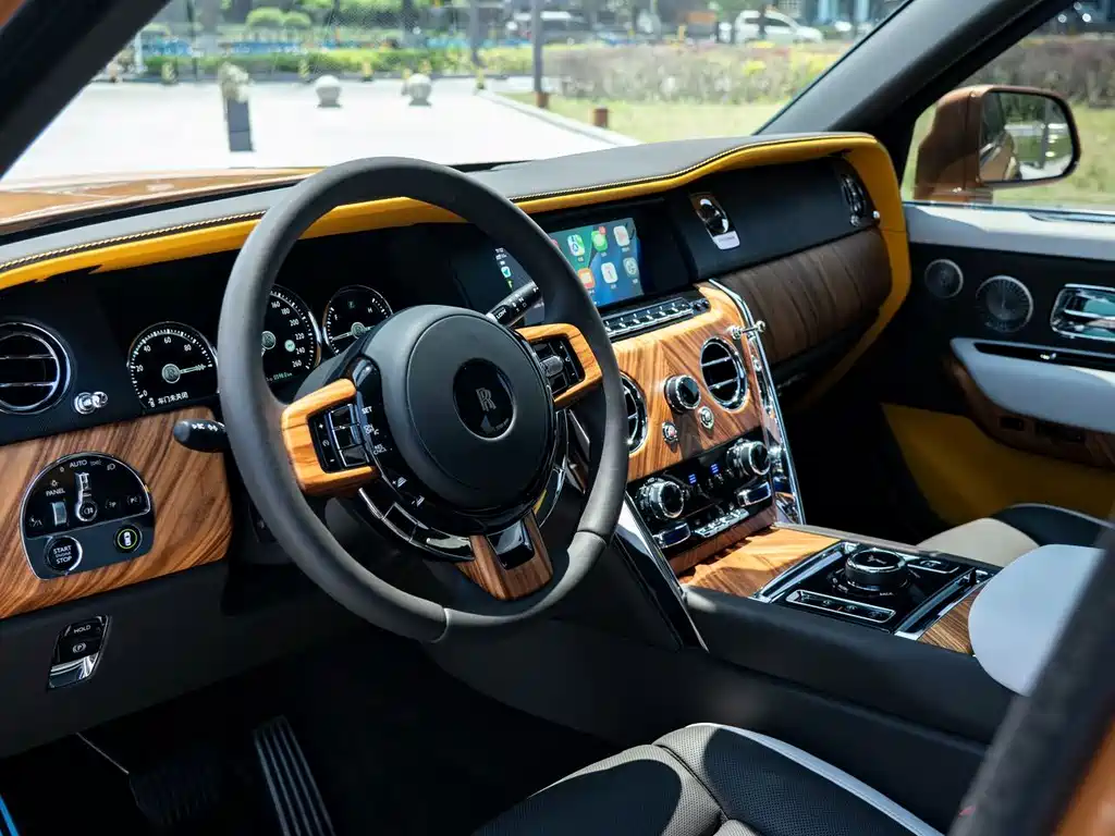 Rolls-Royce Cullinan — миниатюра 7