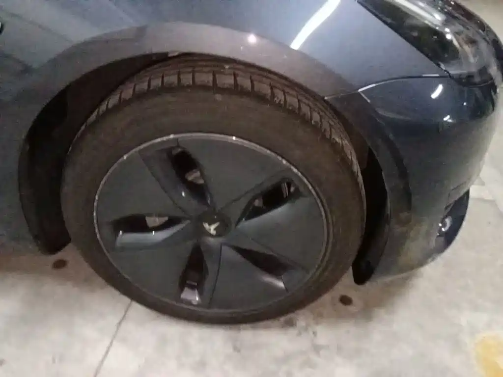 Tesla Model 3 — миниатюра 25