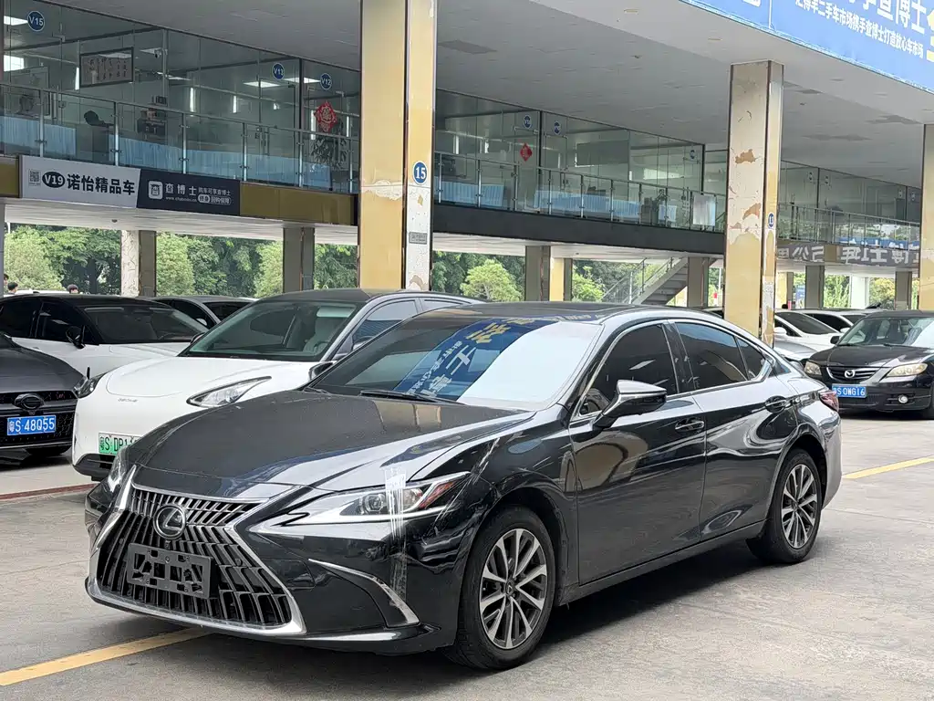 Купить Lexus ES