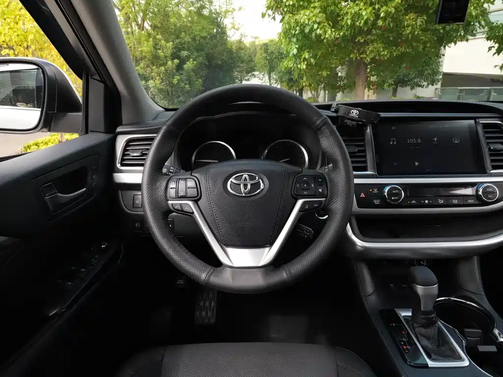 Toyota Highlander — миниатюра 8