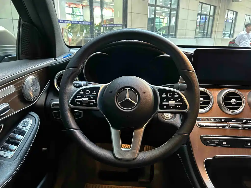 Mercedes-Benz GLC — миниатюра 9