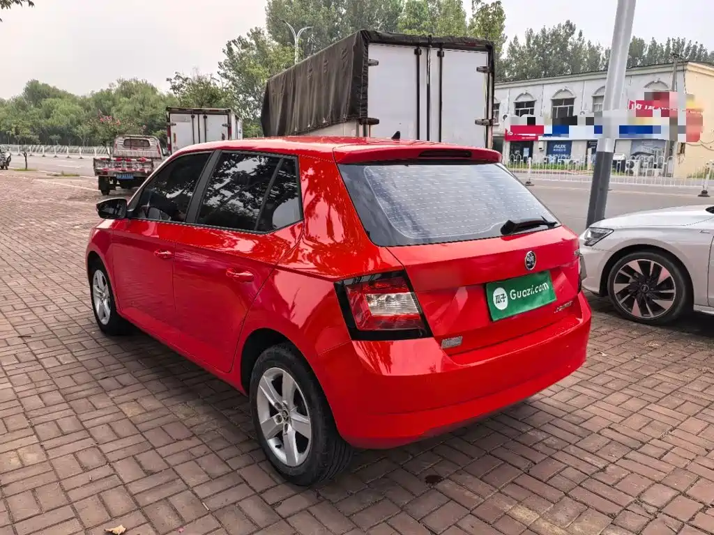 Skoda Fabia — миниатюра 5