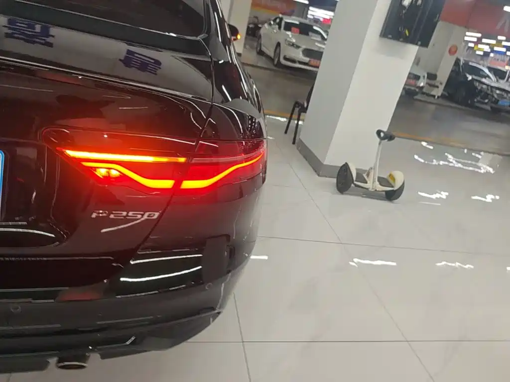 Jaguar XEL — миниатюра 8