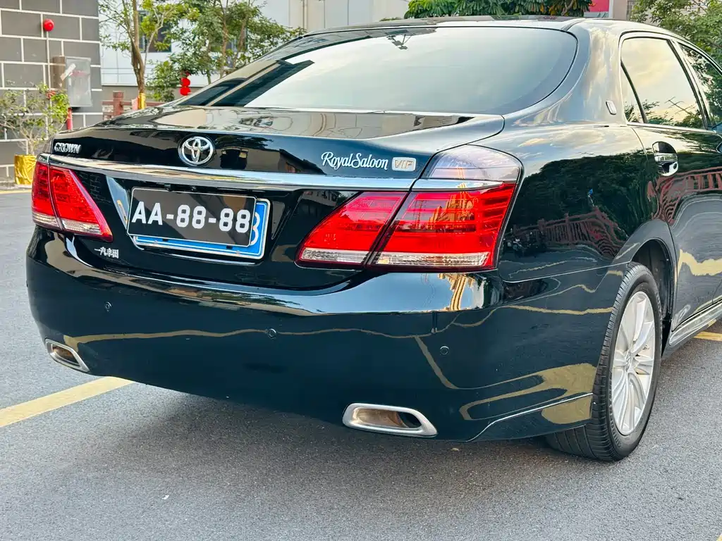 Toyota Crown — миниатюра 29