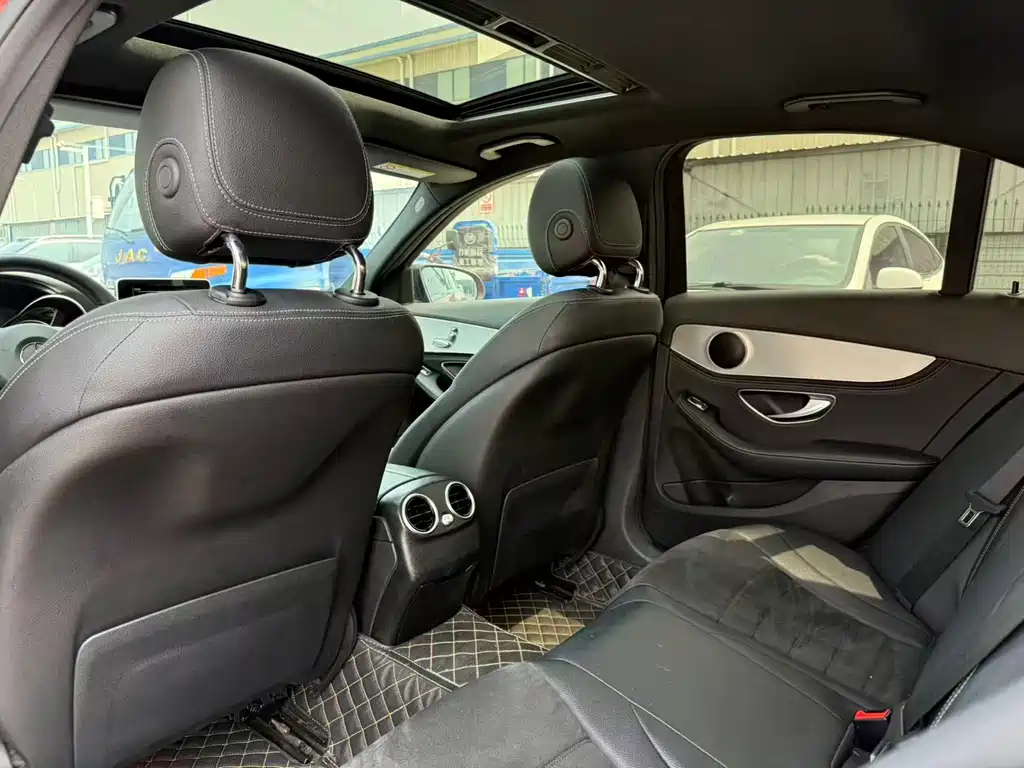 Mercedes-Benz C-Class — миниатюра 10