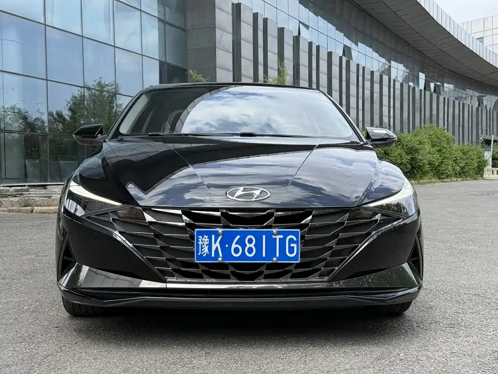 Купить Hyundai Elantra