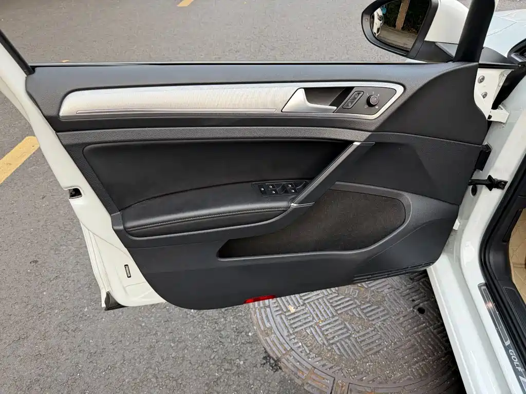 Volkswagen Golf — миниатюра 6
