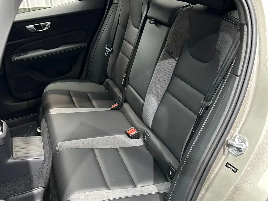 Volvo S60 PHEV — миниатюра 17