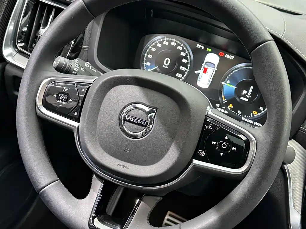 Volvo S60 PHEV — миниатюра 21