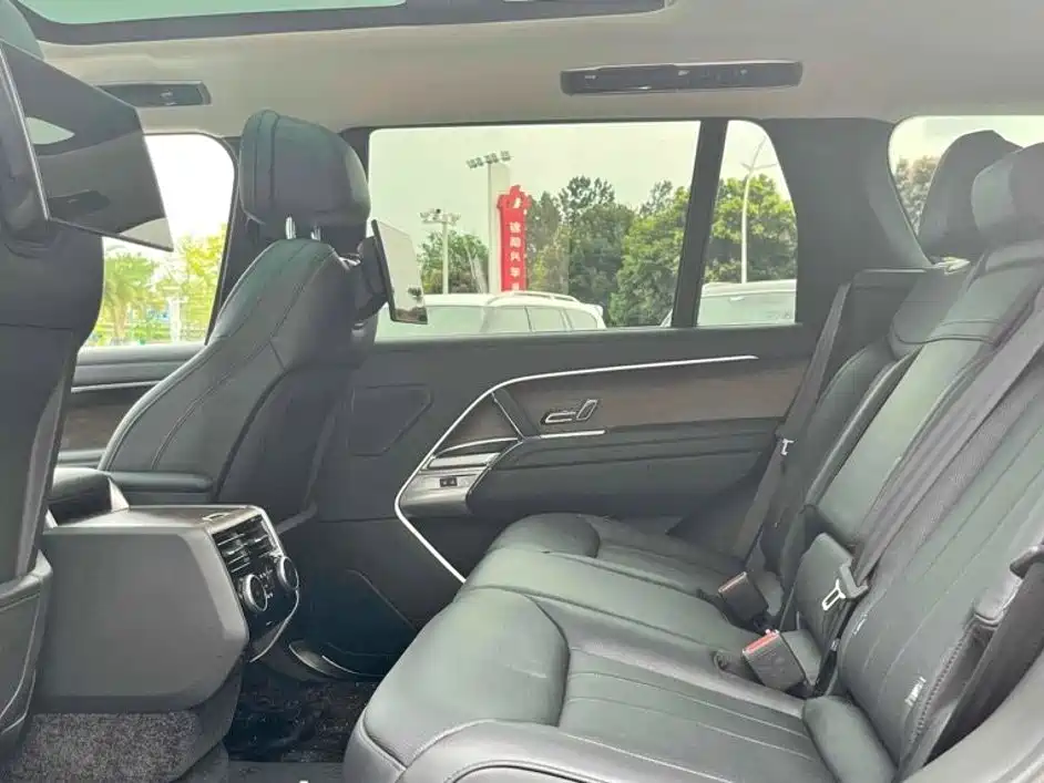 Land Rover Range Rover 2023 3.0 L6 400PS Long Wheelbase