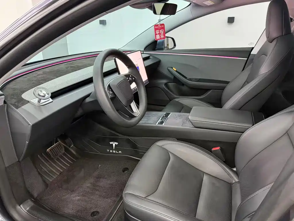 Tesla Model 3 — миниатюра 5