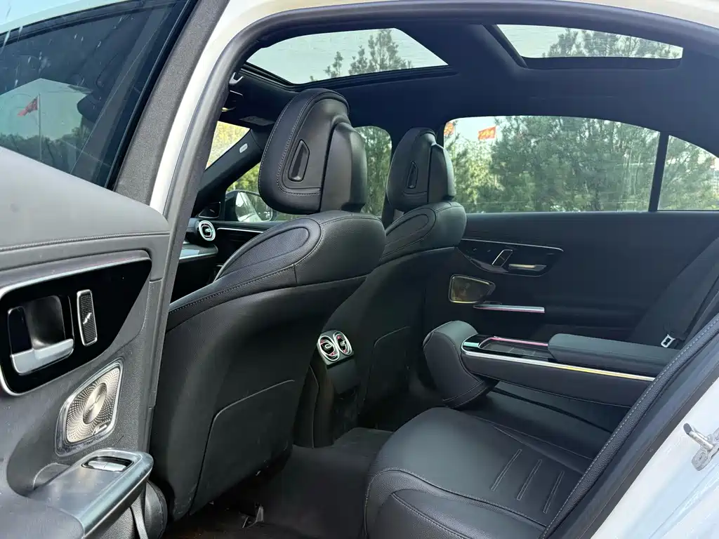 Mercedes-Benz C-Class — миниатюра 3