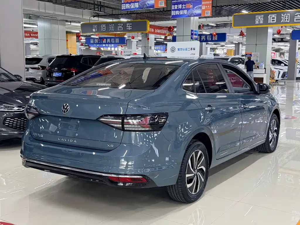 Volkswagen Lavida — миниатюра 4