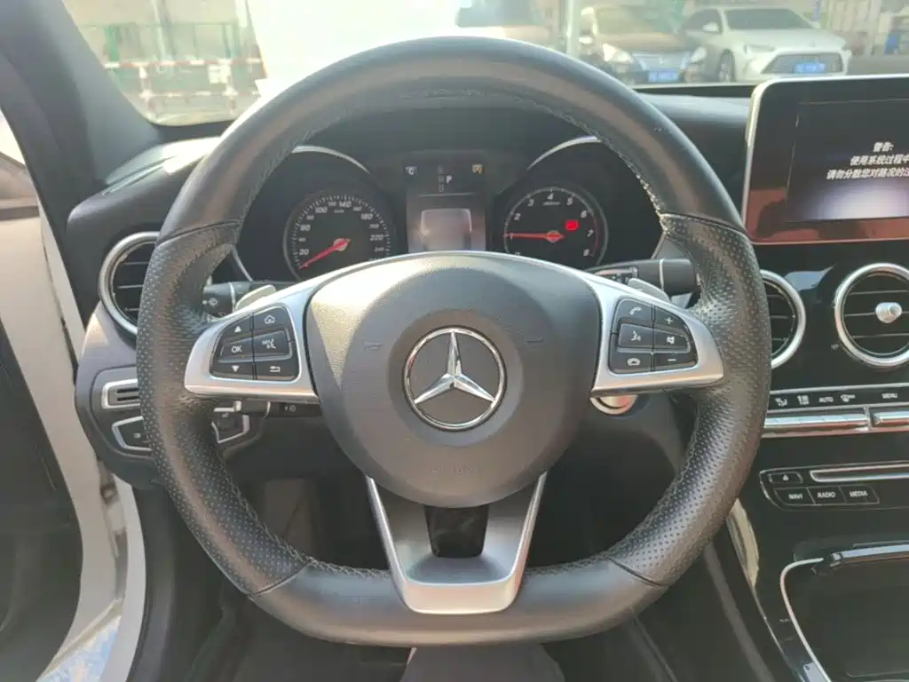 Mercedes-Benz C-Class — миниатюра 11