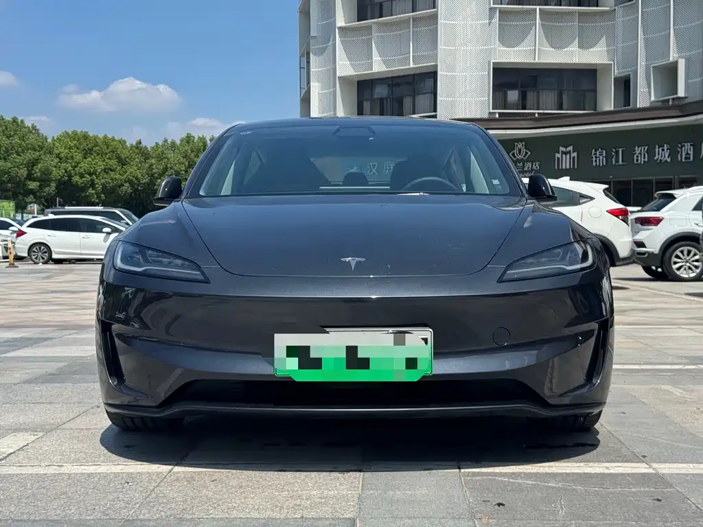 Tesla Model 3 — миниатюра 2