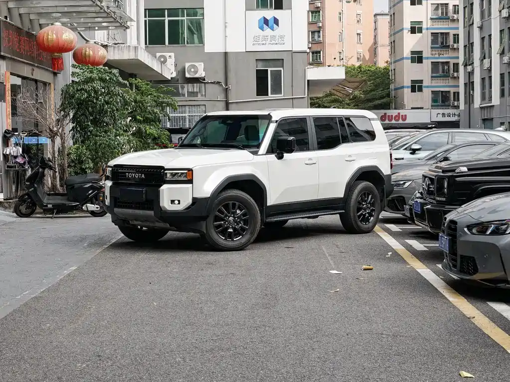 Toyota Land Cruiser Prado 2024 2.4T TX 5 мест