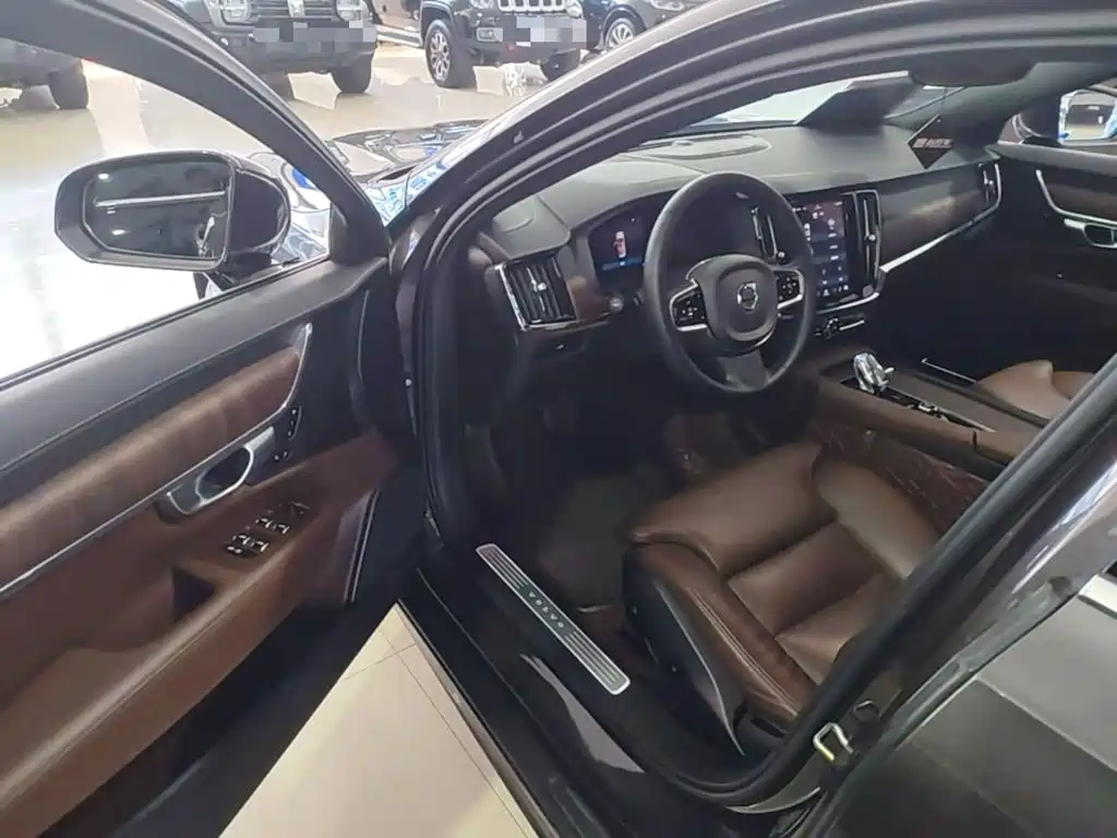 Volvo S90 — миниатюра 16
