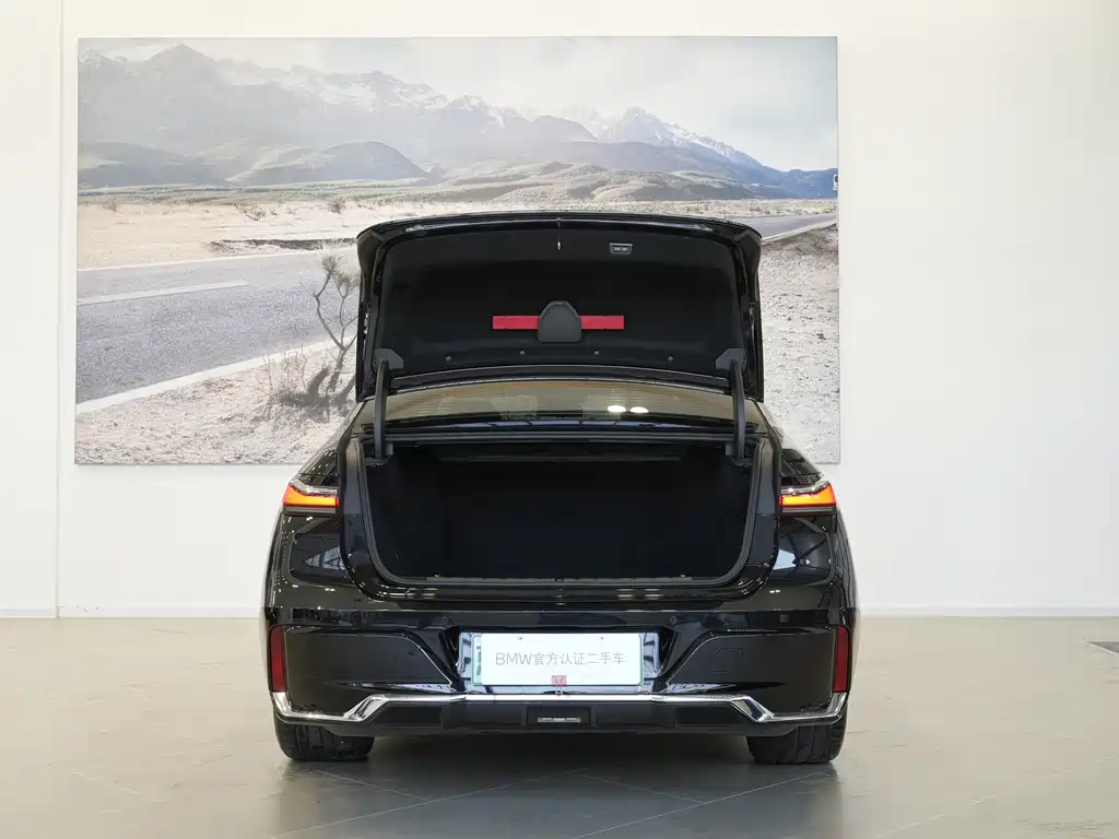 BMW i7 — миниатюра 5
